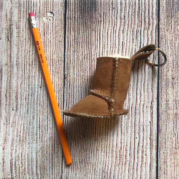 UGG Boot Keychain - Picture 3 of 5